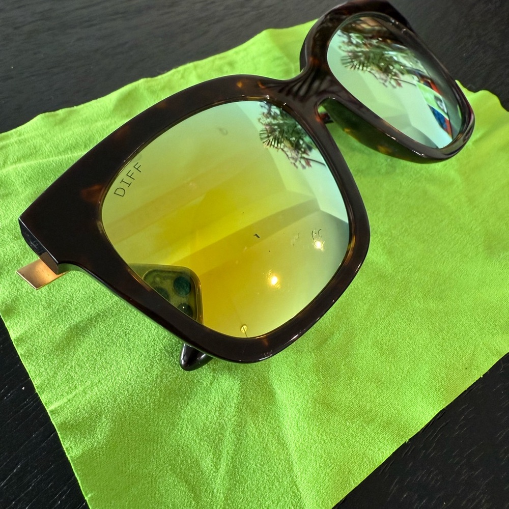 Diff Bella Tortoise Shell Sunglasses With Yellow … - image 6